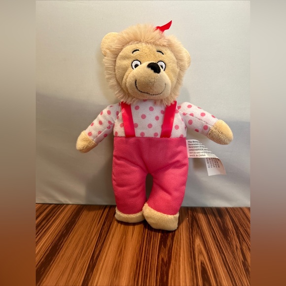 PBS Kids The Berenstain Bears Stuffed Plush - New - Sister and Mama Bear 8” 2021 - Picture 2 of 13